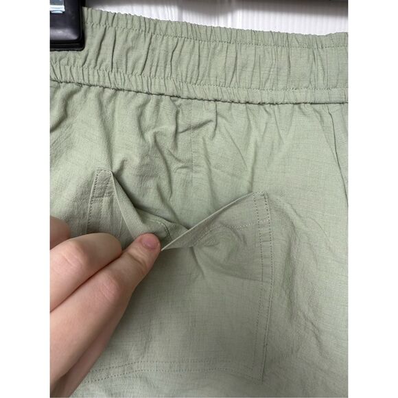 Love Bonito Shorts Size 4 Women's Olive Shorts Lined 2 Inch Inseam - Picture 4 of 4